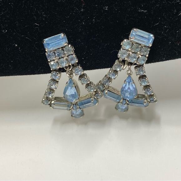 Vintage Art Deco pale Blue Crystal Screw Back Fluted Dangle Earrings - Picture 5 of 5